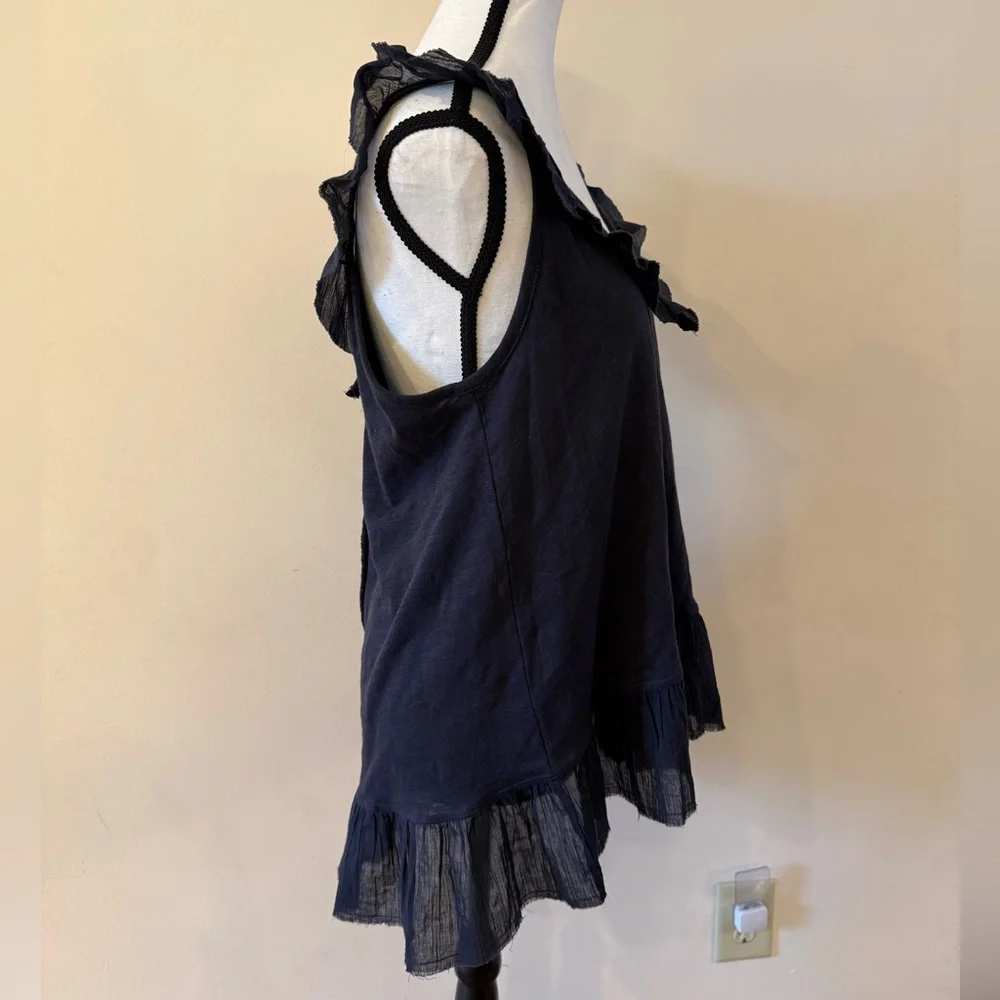 American Eagle Ruffled Sleeveless top - Picture 5 of 5